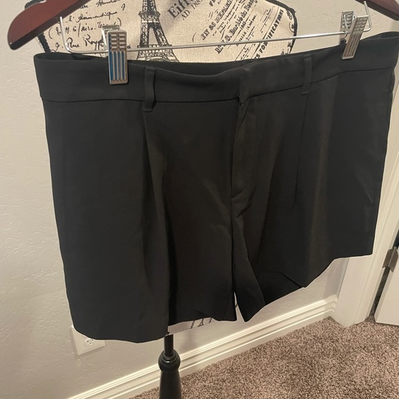 Banana Republic Shorts - Picture 2 of 7